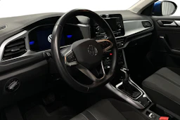 sininen Volkswagen T-Roc 2024 kuva 6.
