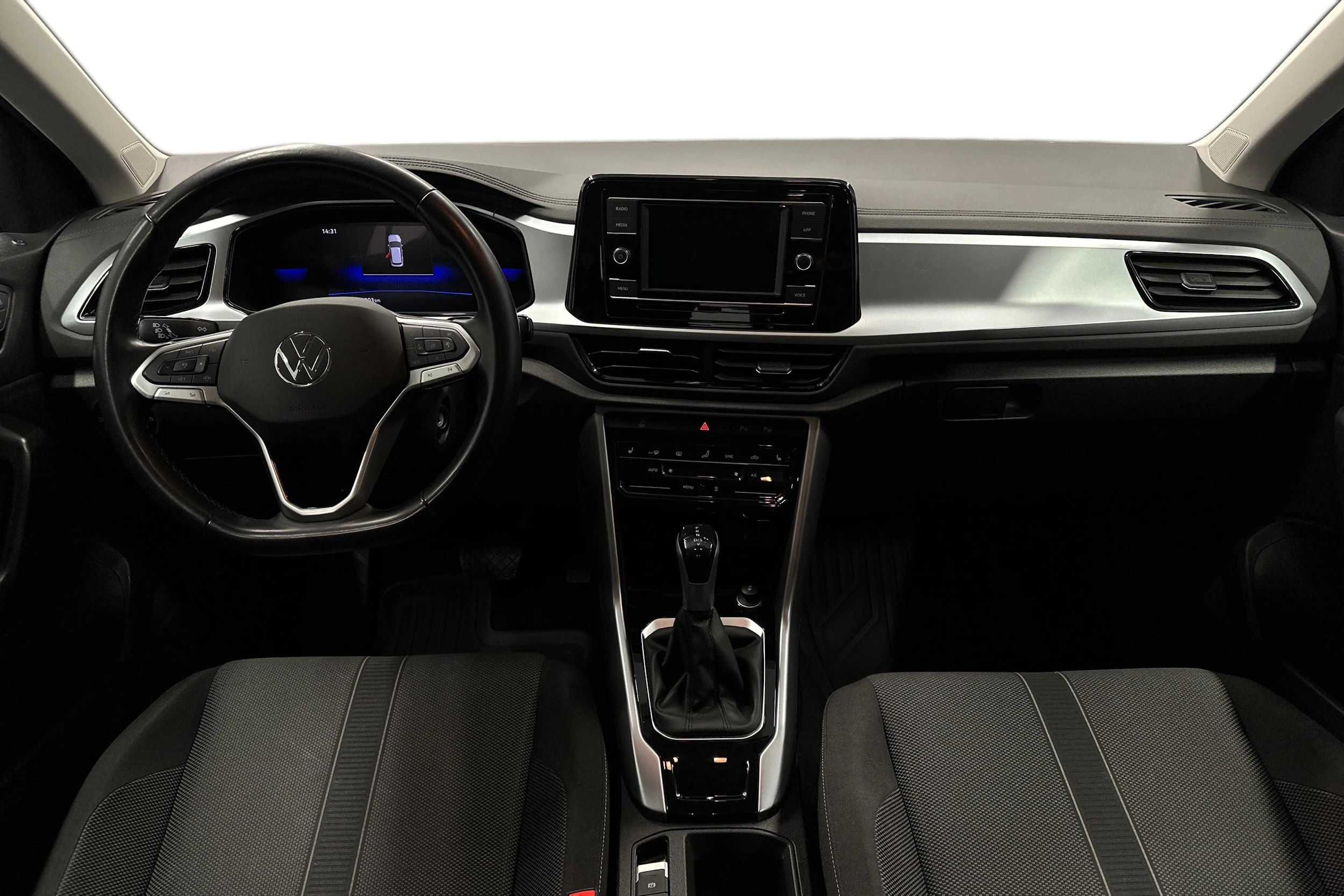 sininen Volkswagen T-Roc 2024 kuva 7.