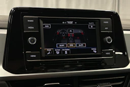 sininen Volkswagen T-Roc 2024 kuva 21.