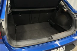 sininen Volkswagen T-Roc 2024 kuva 24.