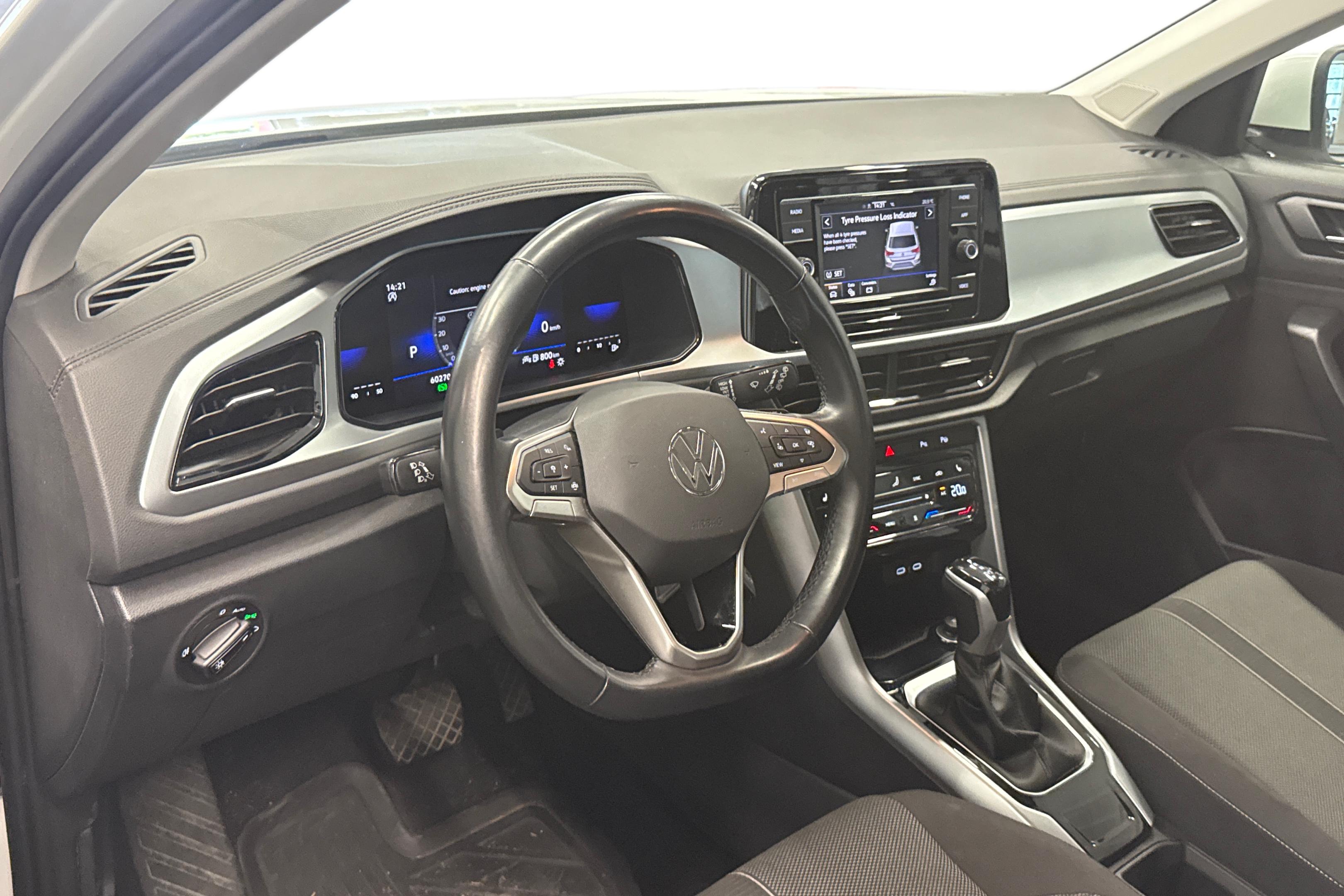 Volkswagen T-Roc 2024, photo 3/3