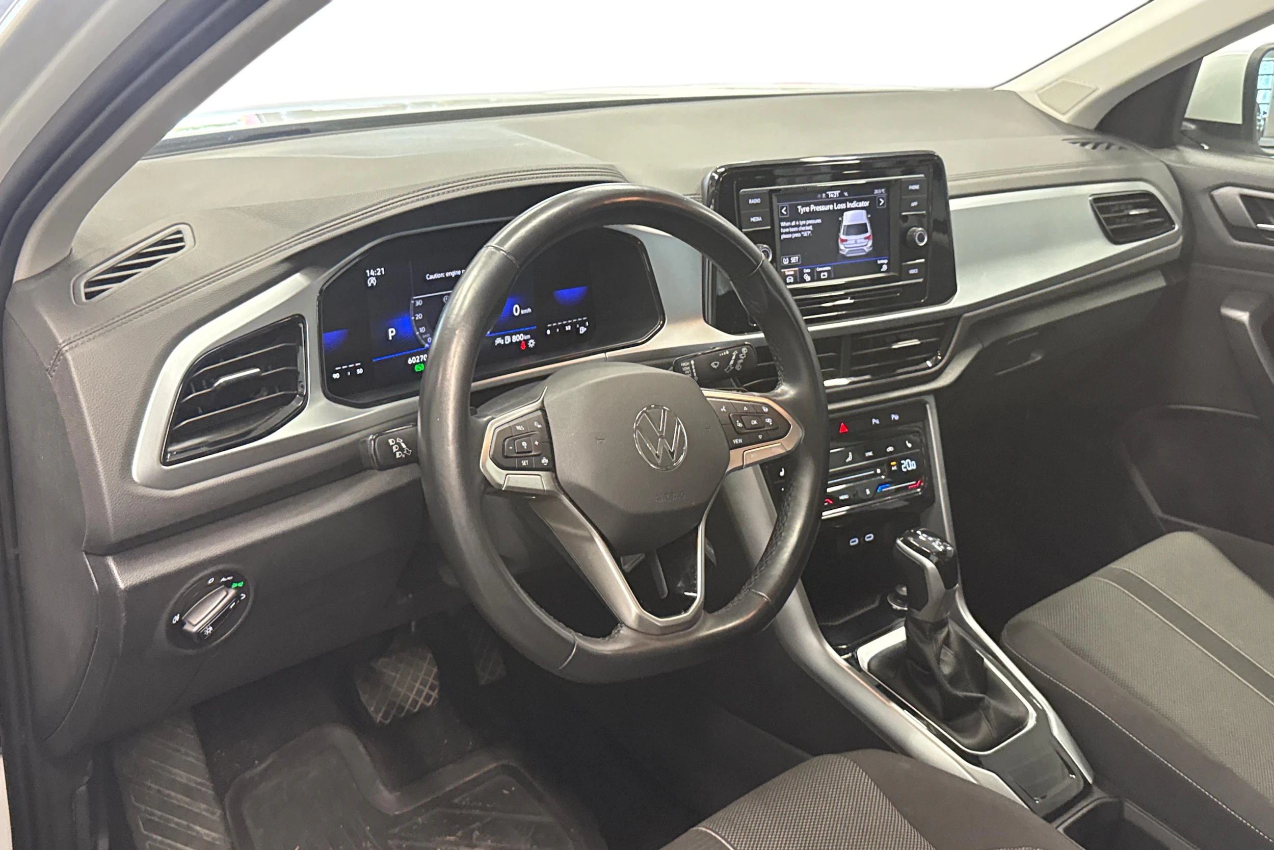 valkoinen Volkswagen T-Roc 2024 kuva 3.