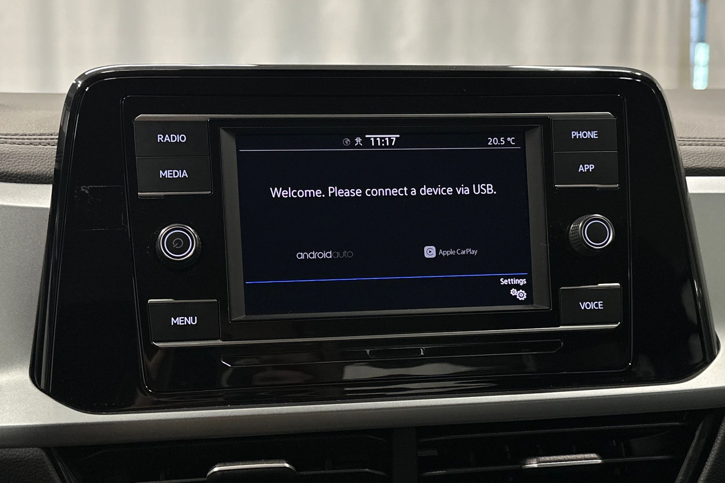 valkoinen Volkswagen T-Roc 2024 kuva 21.