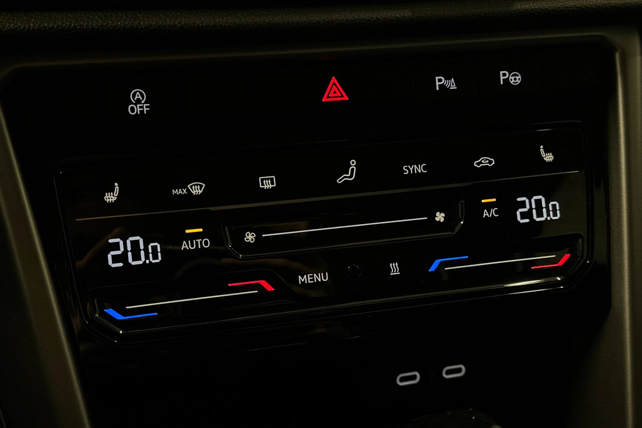 valkoinen Volkswagen T-Roc 2024 kuva 24.