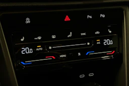 valkoinen Volkswagen T-Roc 2024 kuva 24.