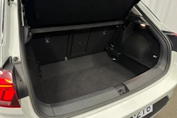 valkoinen Volkswagen T-Roc 2024 kuva 26.