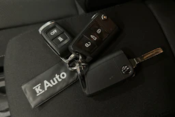 valkoinen Volkswagen T-Roc 2024 kuva 27.