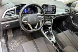harmaa Volkswagen T-Roc 2024 kuva 6.