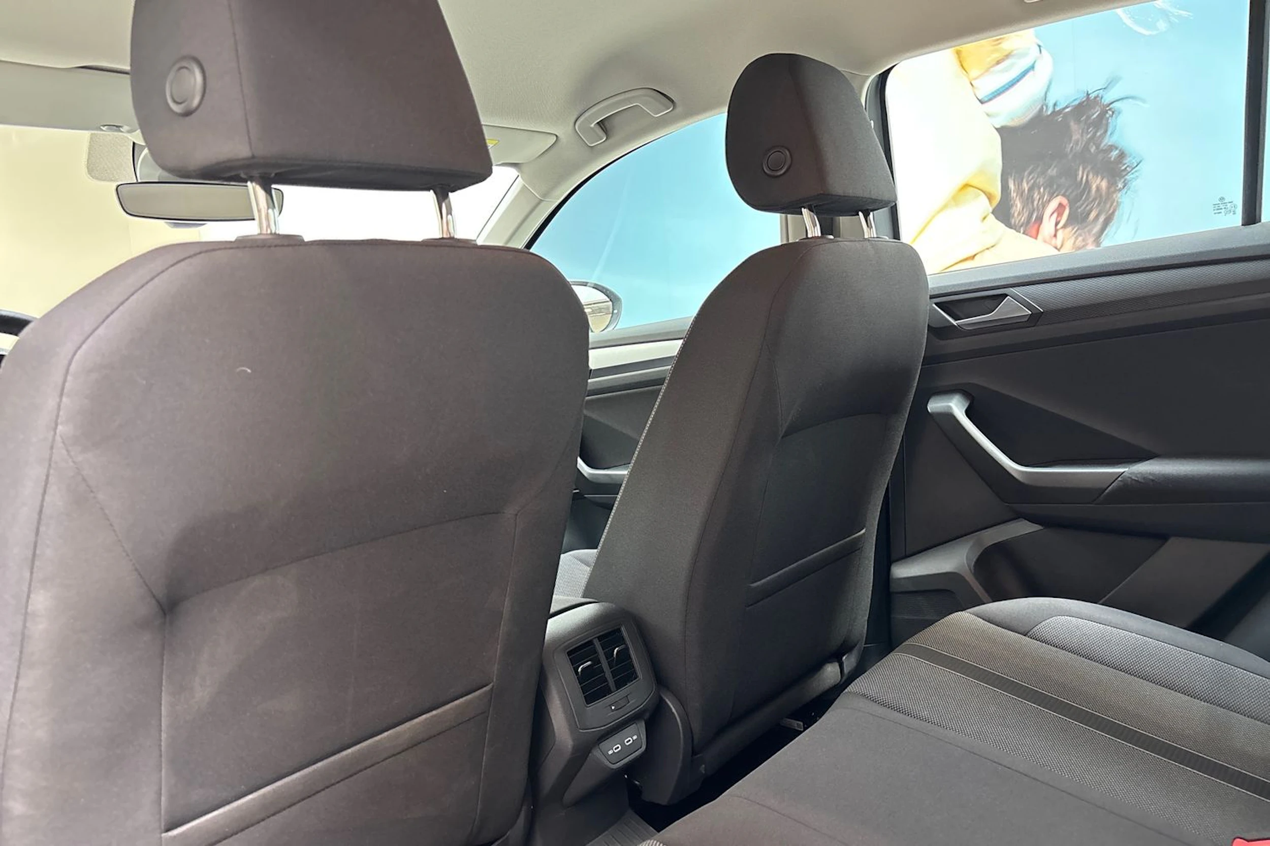 harmaa Volkswagen T-Roc 2024 kuva 12.