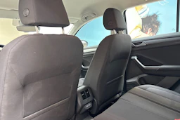 harmaa Volkswagen T-Roc 2024 kuva 12.