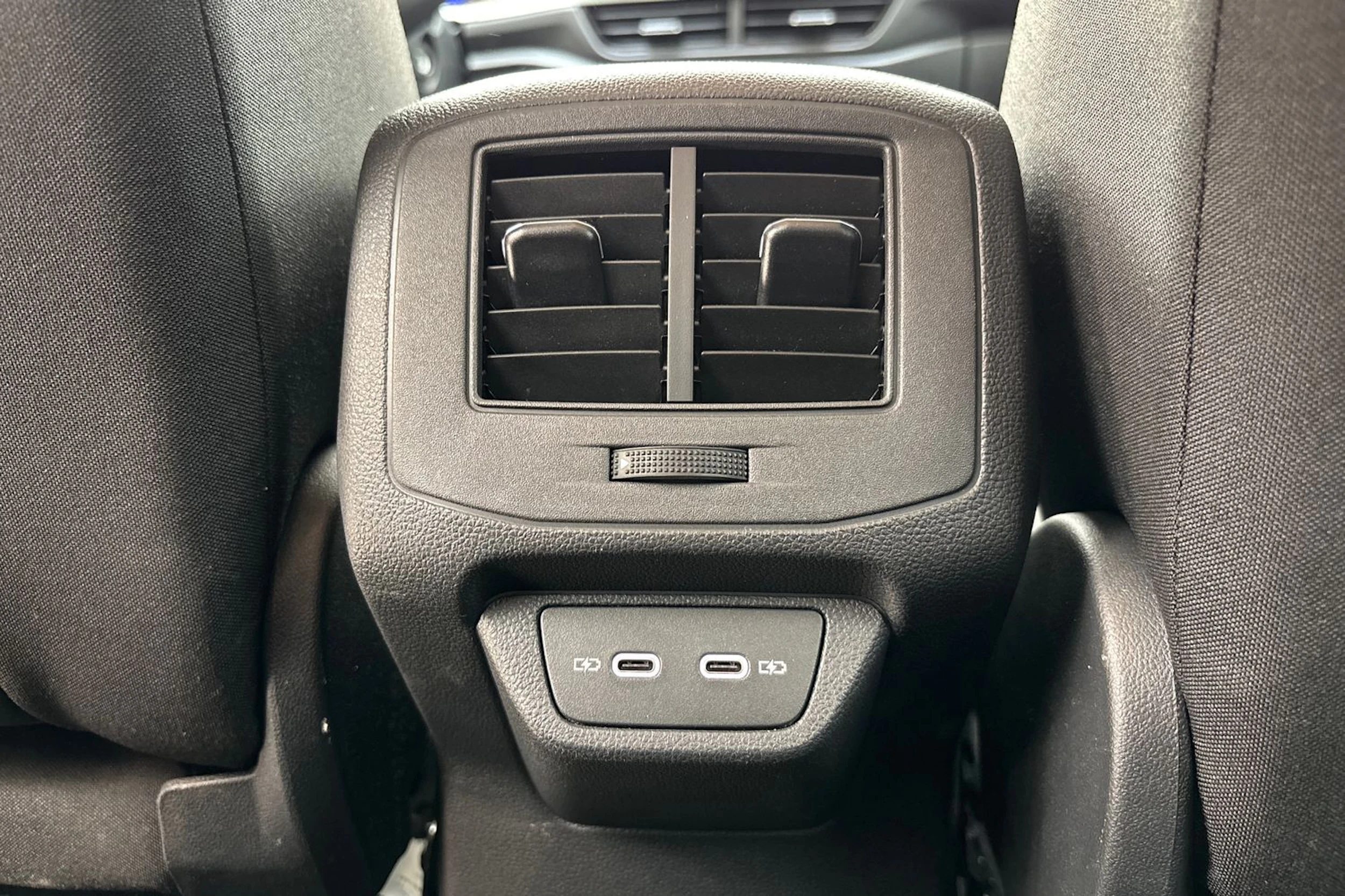 harmaa Volkswagen T-Roc 2024 kuva 13.