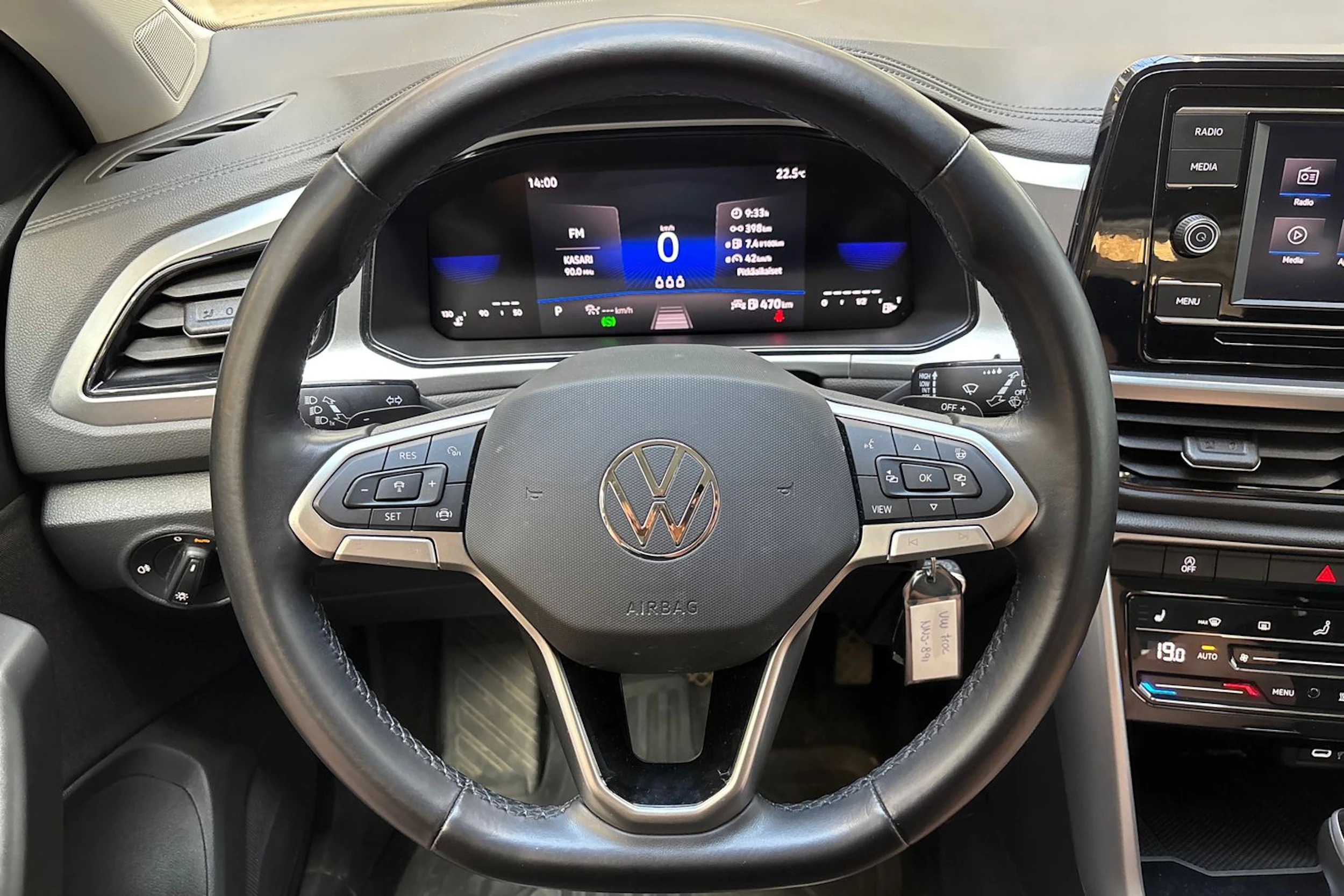 harmaa Volkswagen T-Roc 2024 kuva 15.