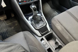 harmaa Volkswagen T-Roc 2024 kuva 18.
