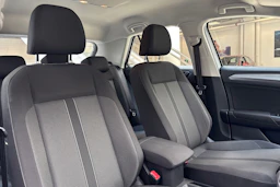 harmaa Volkswagen T-Roc 2024 kuva 19.