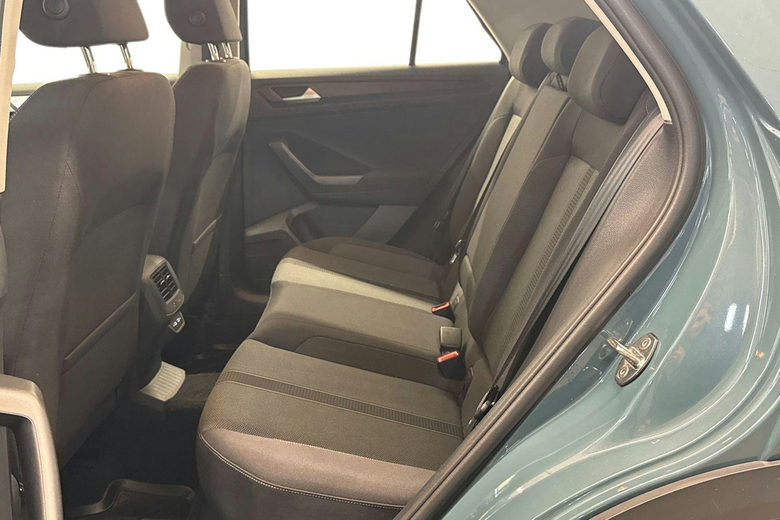 sininen Volkswagen T-Roc 2024 kuva 10.