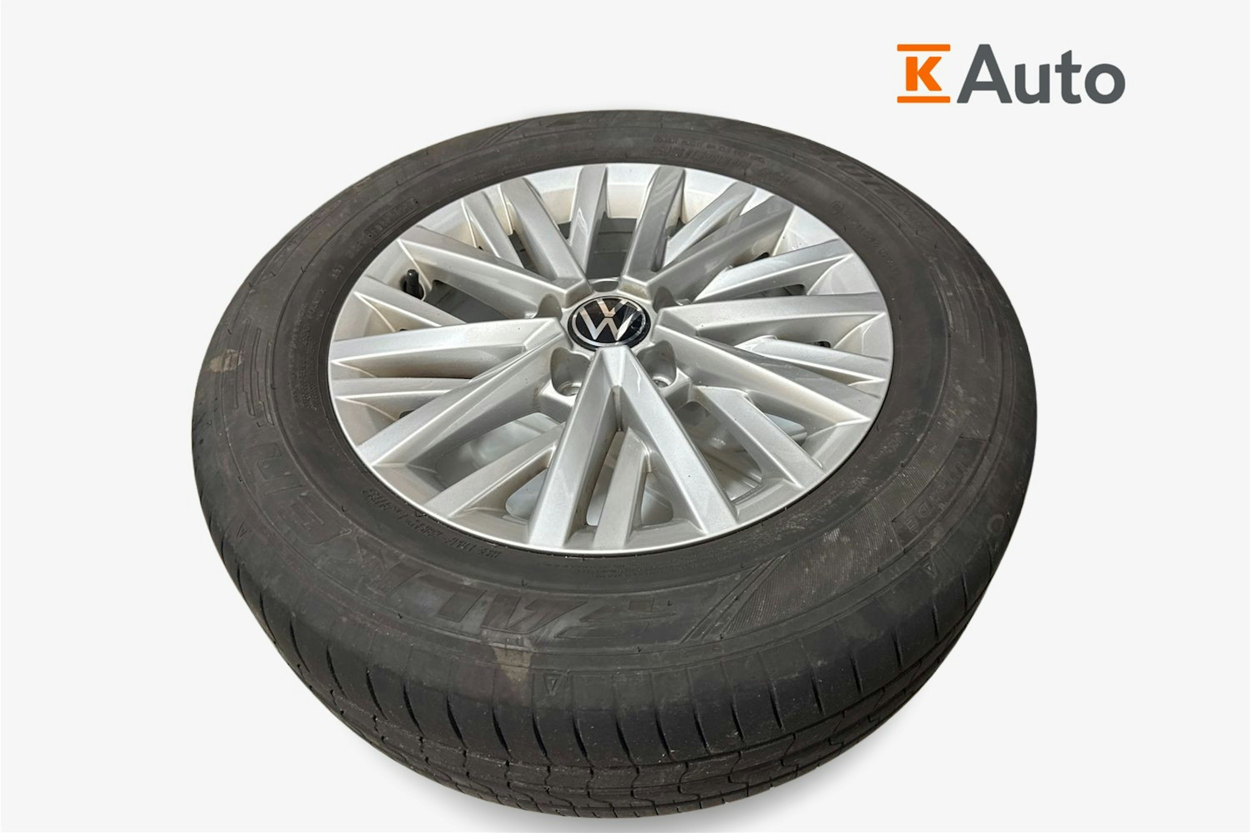 sininen Volkswagen T-Roc 2024 kuva 11.