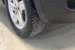 sininen Volkswagen T-Roc 2024 kuva 13.