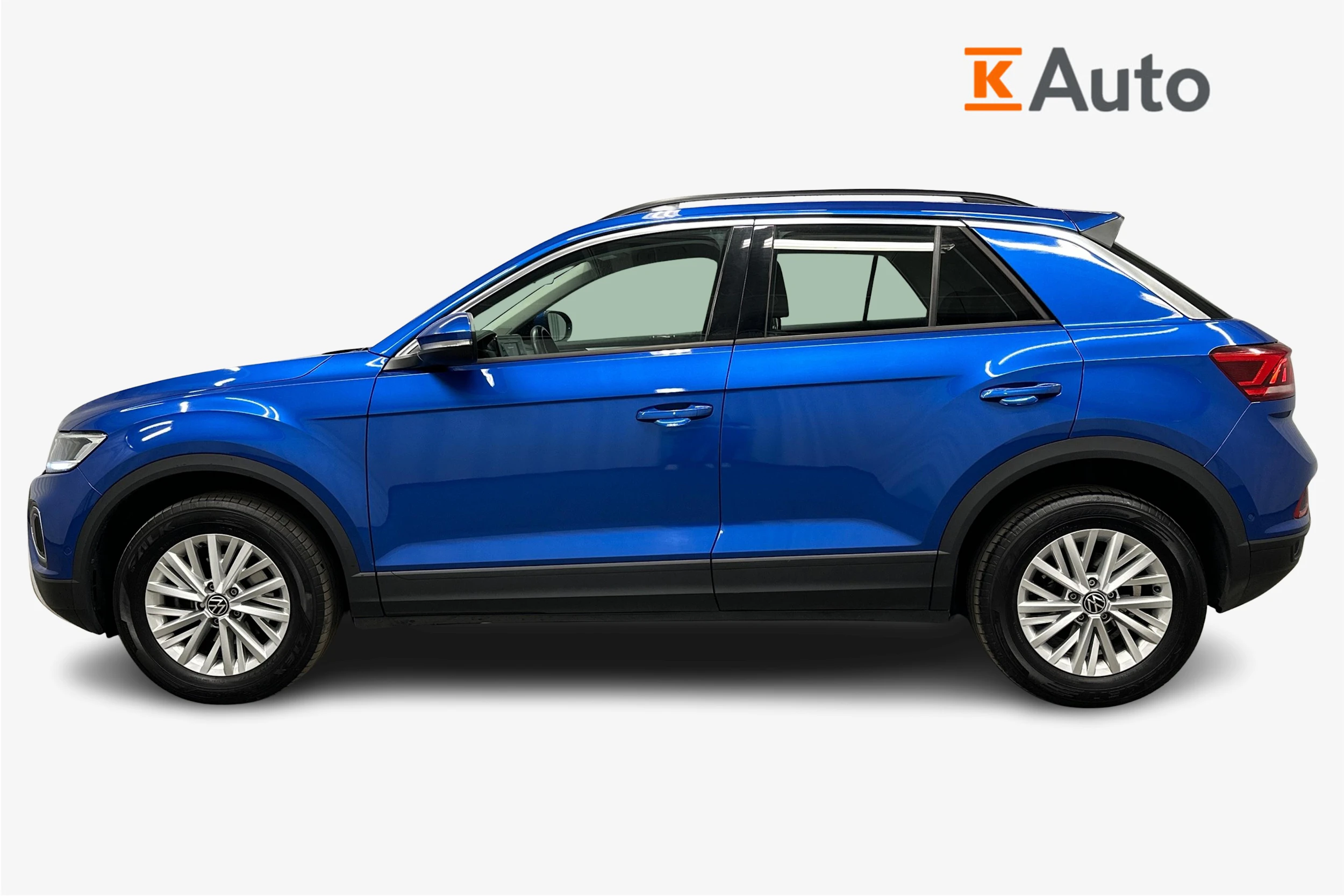 sininen Volkswagen T-Roc 2024 kuva 5.