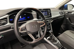 sininen Volkswagen T-Roc 2024 kuva 6.