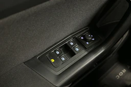 sininen Volkswagen T-Roc 2024 kuva 15.