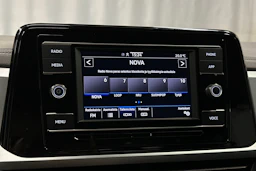 sininen Volkswagen T-Roc 2024 kuva 18.