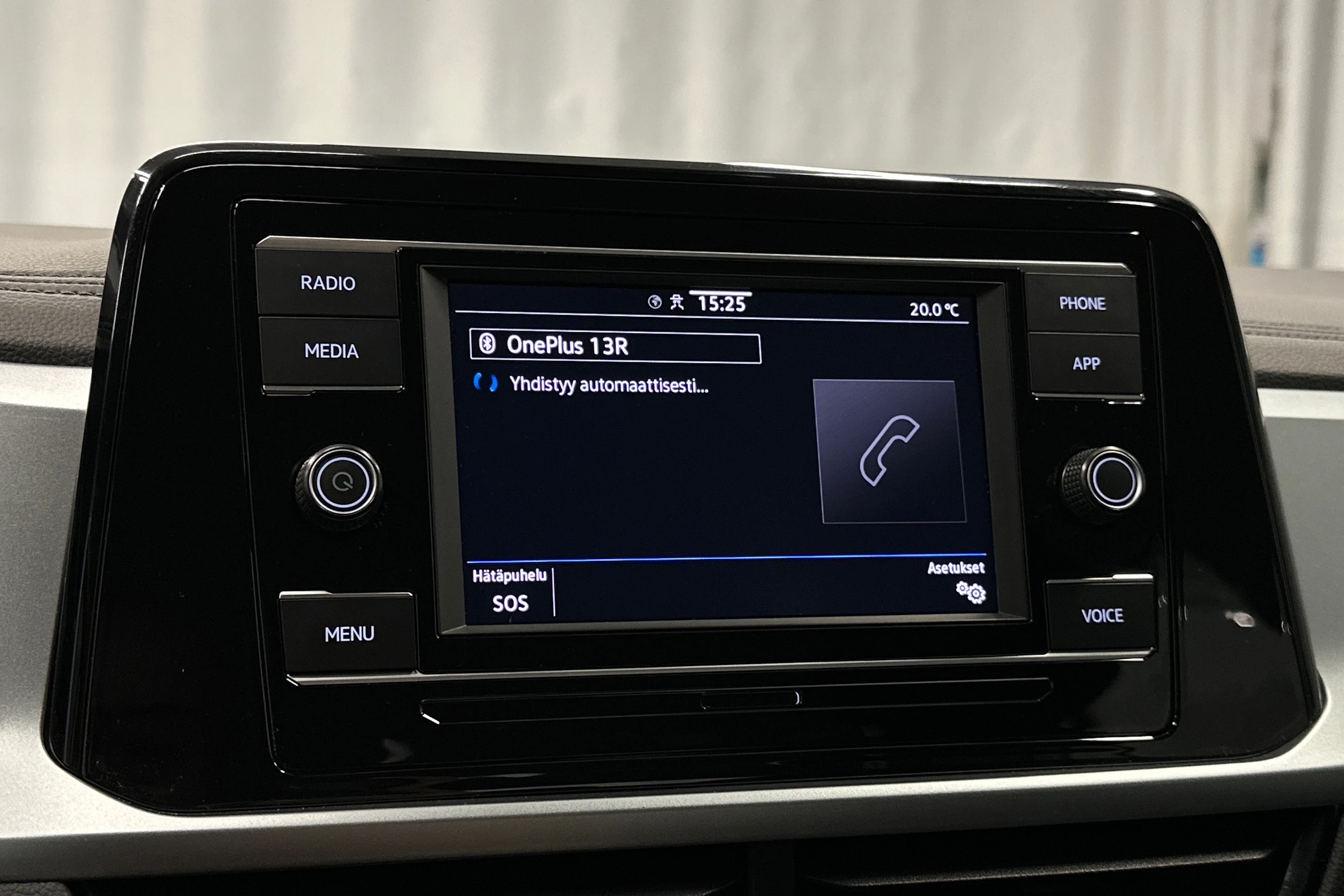 sininen Volkswagen T-Roc 2024 kuva 20.