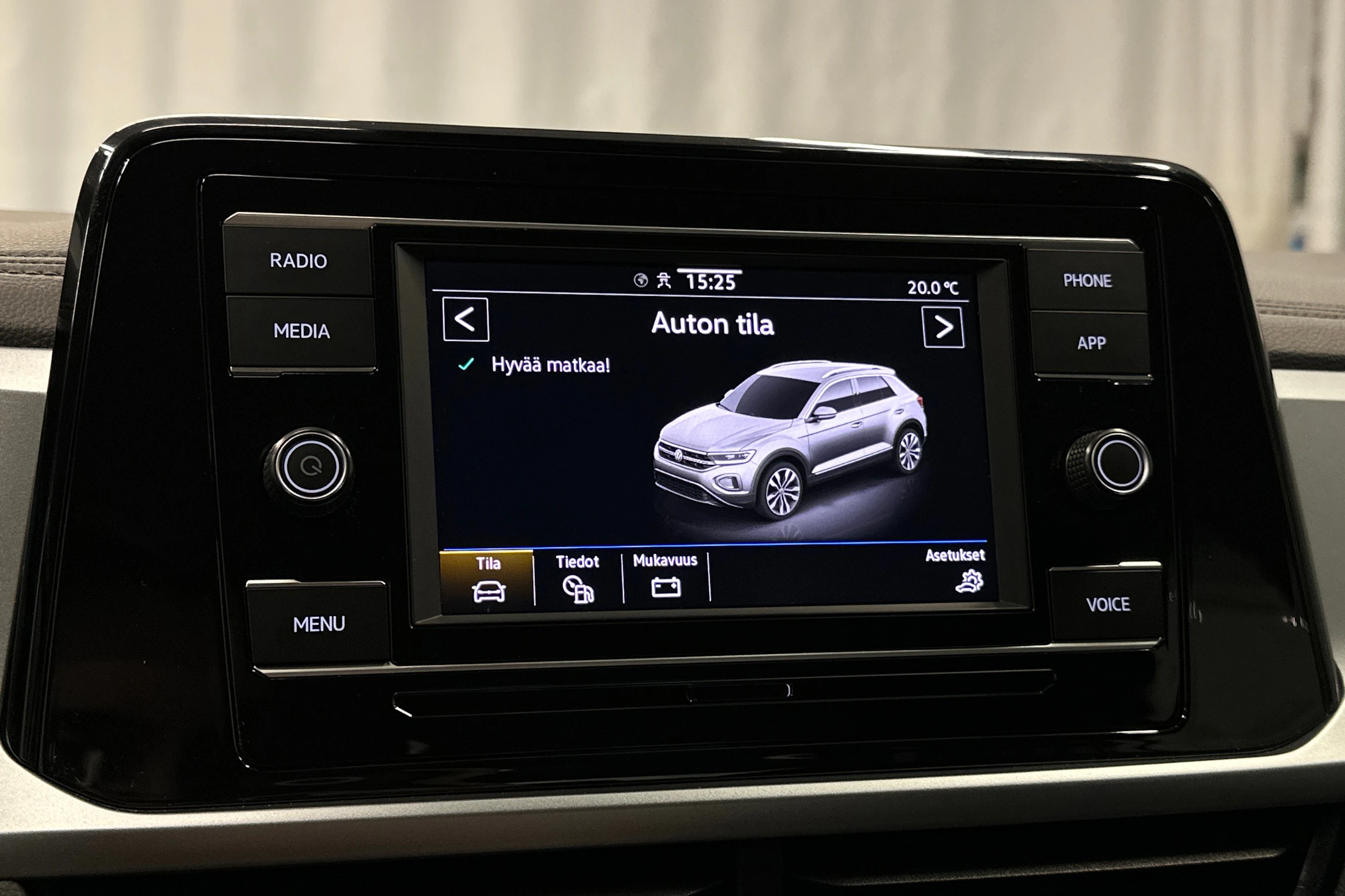 sininen Volkswagen T-Roc 2024 kuva 21.