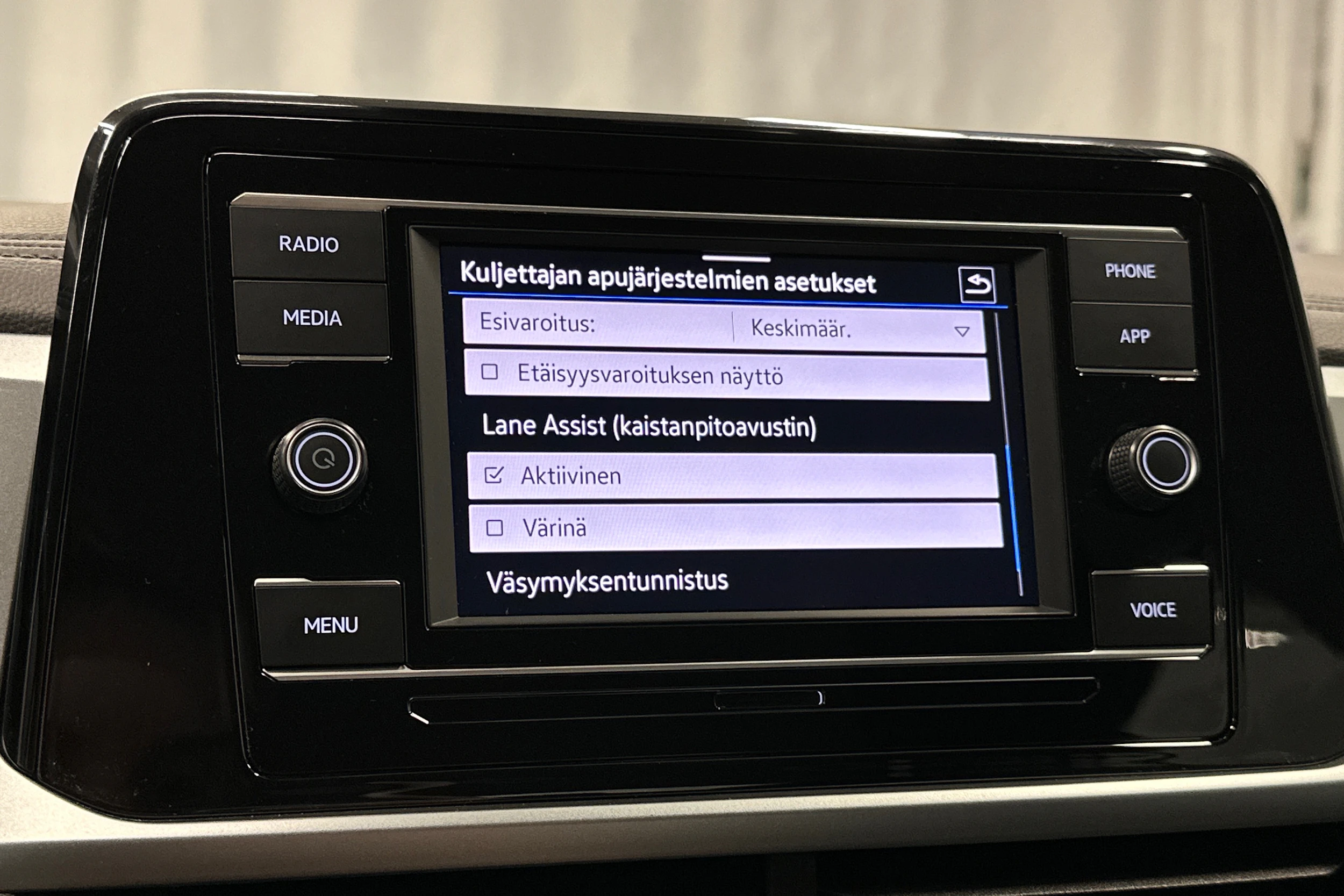 sininen Volkswagen T-Roc 2024 kuva 24.
