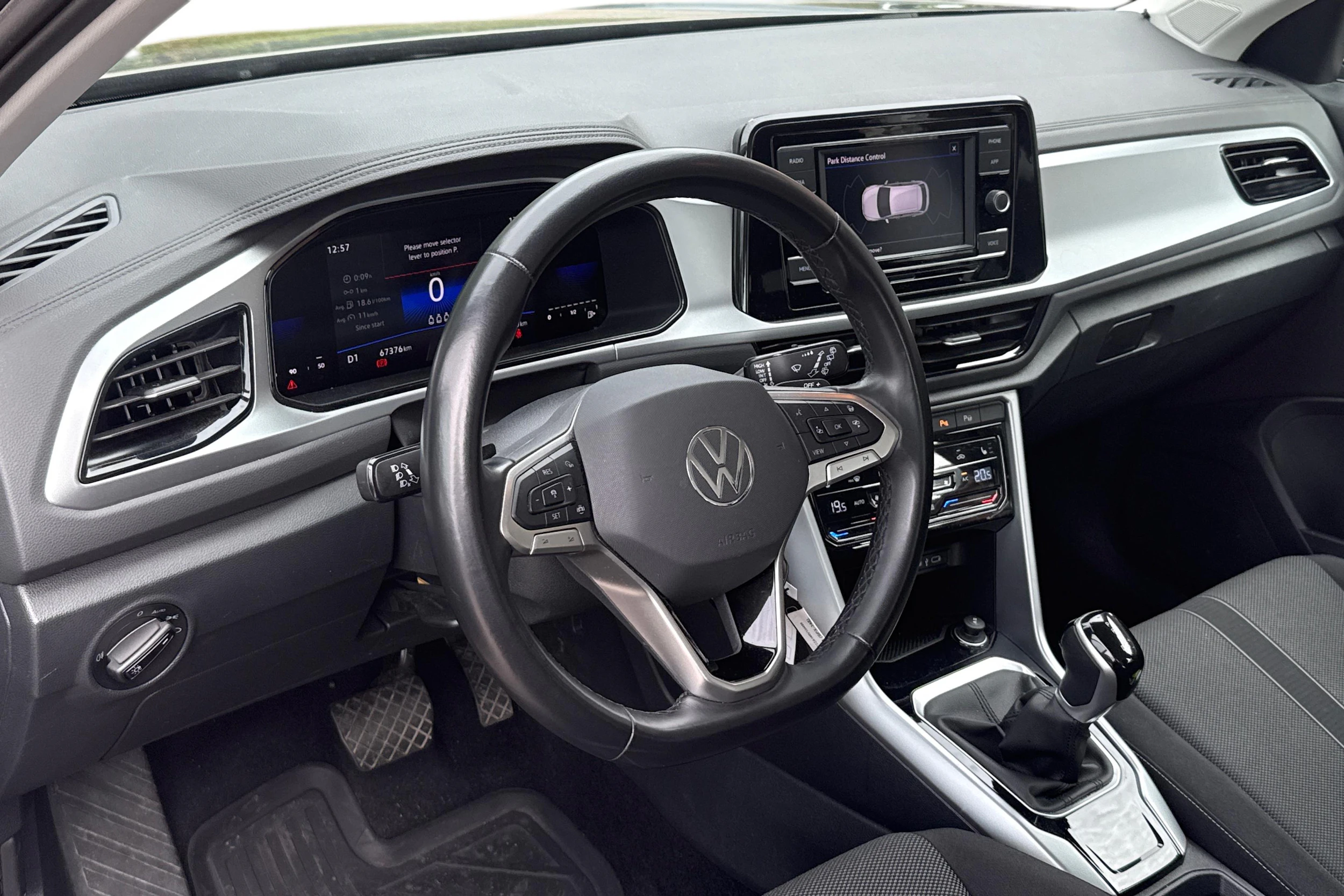 harmaa Volkswagen T-Roc 2024 kuva 3.