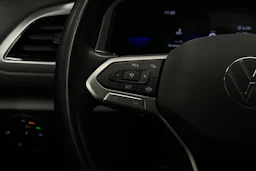 harmaa Volkswagen T-Roc 2024 kuva 11.