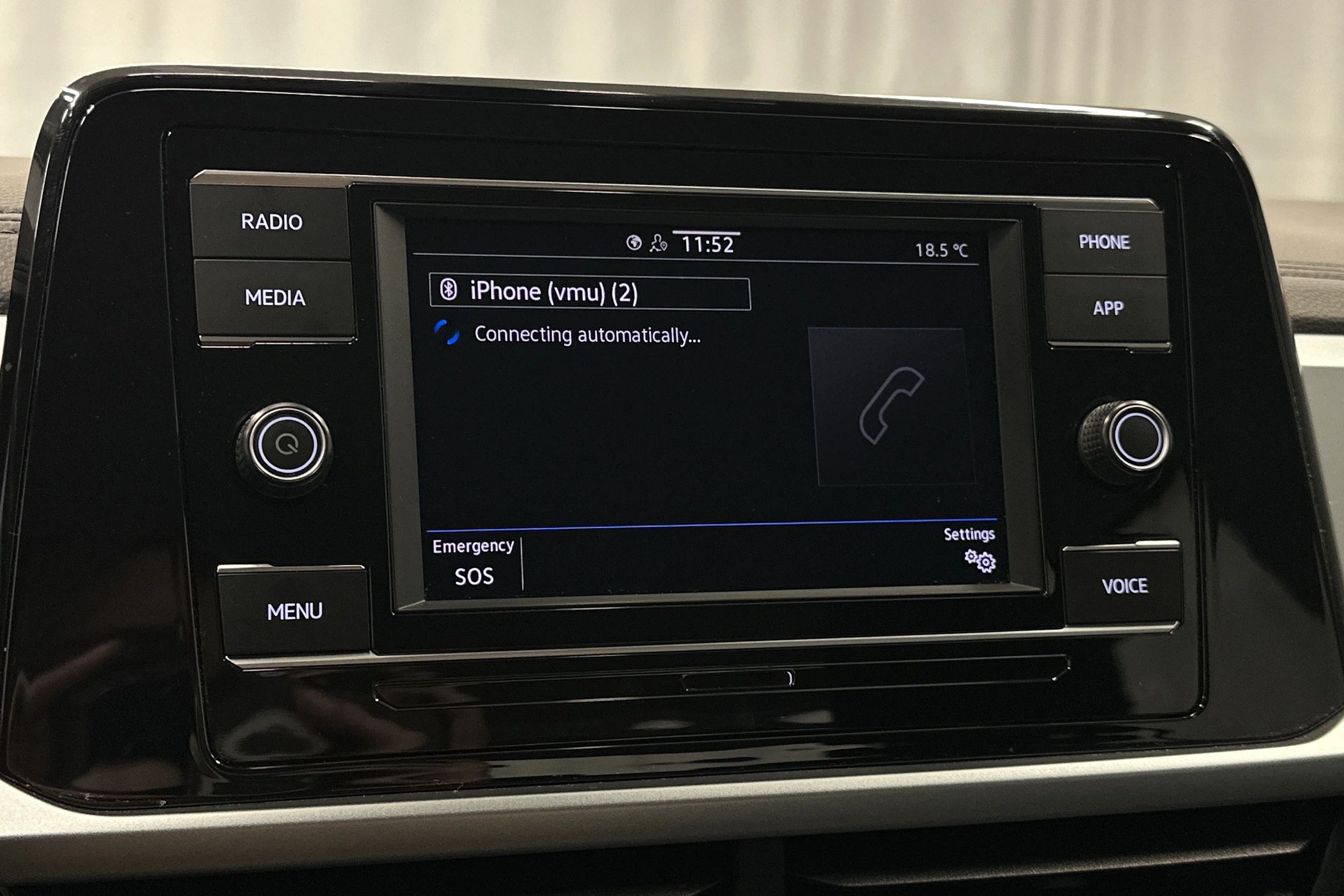 harmaa Volkswagen T-Roc 2024 kuva 18.