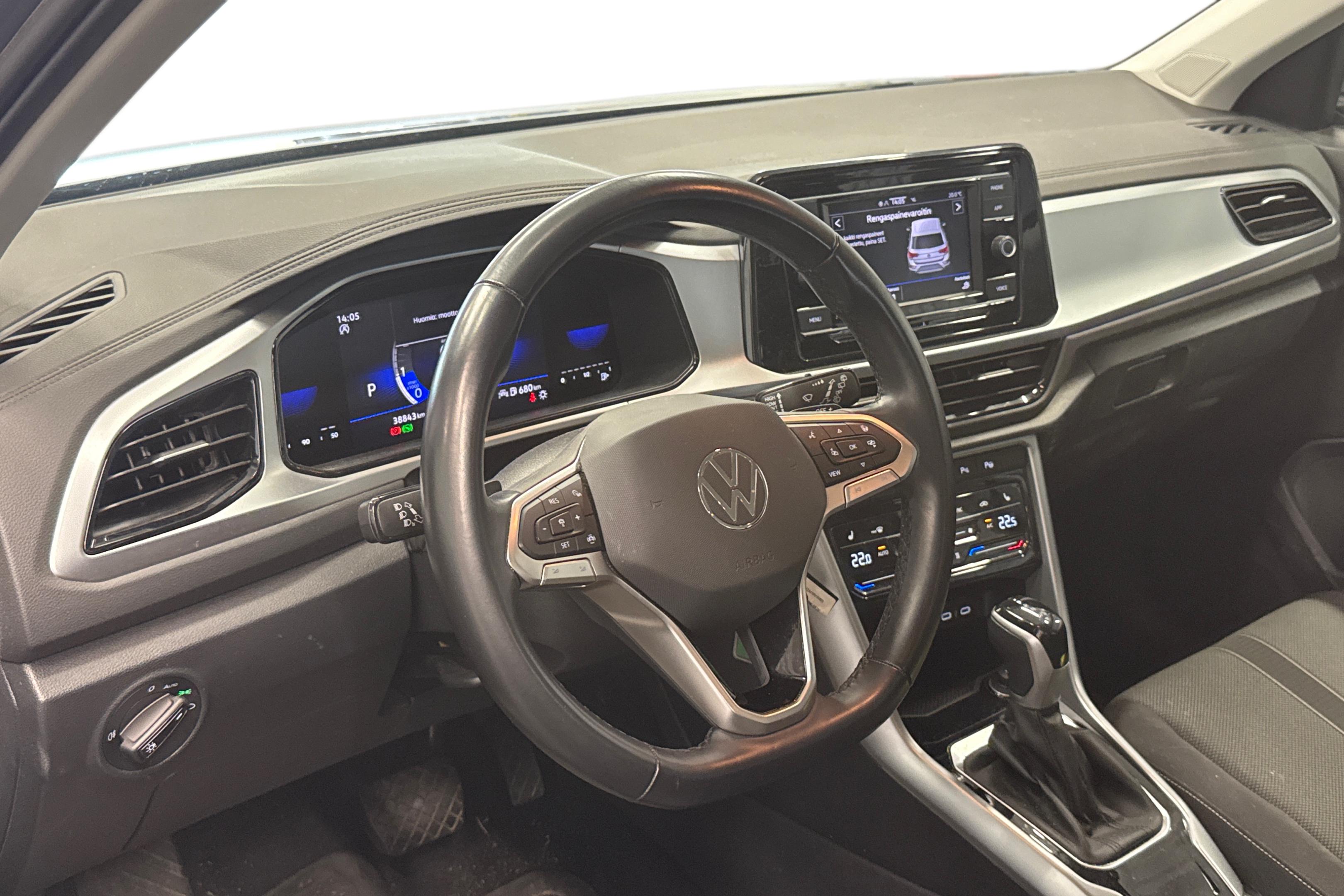 Volkswagen T-Roc 2024, photo 3/3