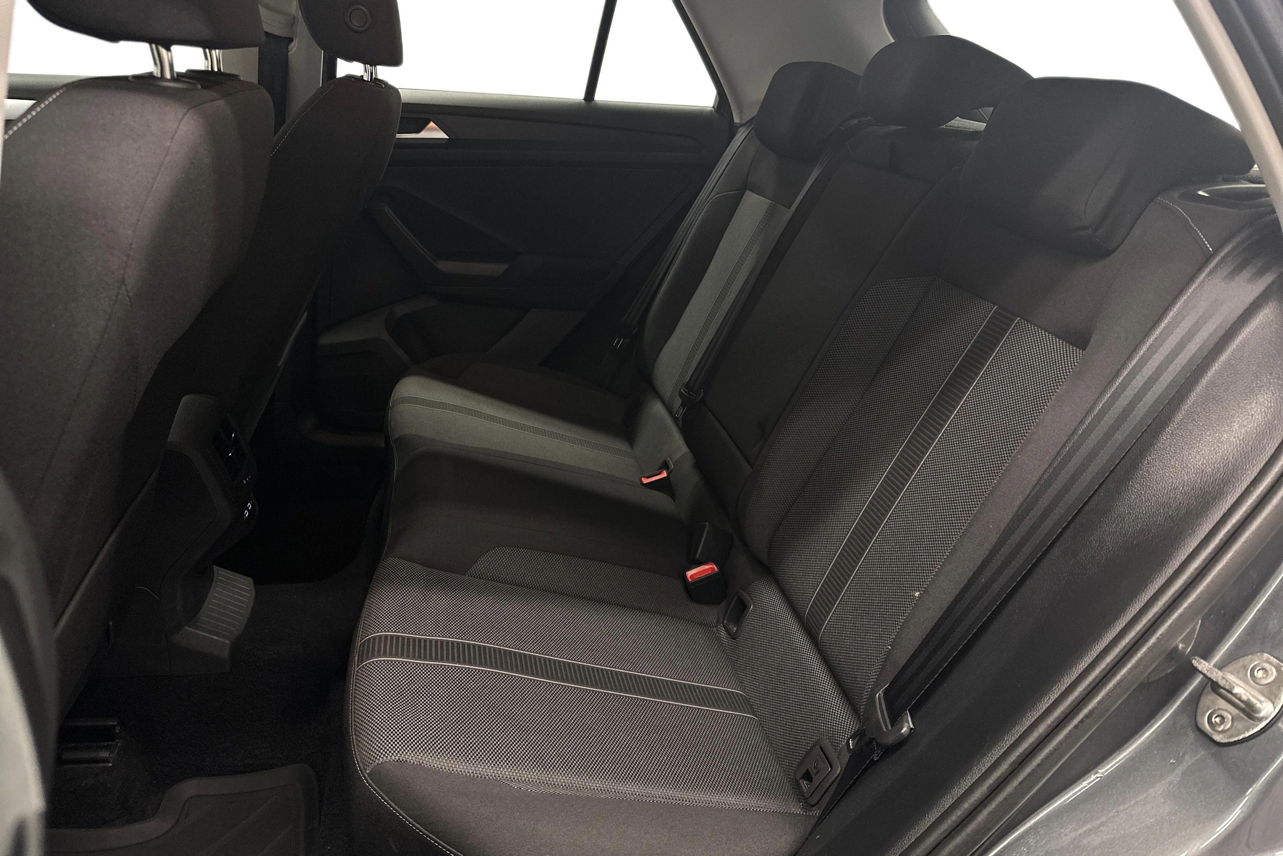 harmaa Volkswagen T-Roc 2024 kuva 8.