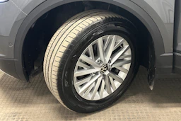 harmaa Volkswagen T-Roc 2024 kuva 10.