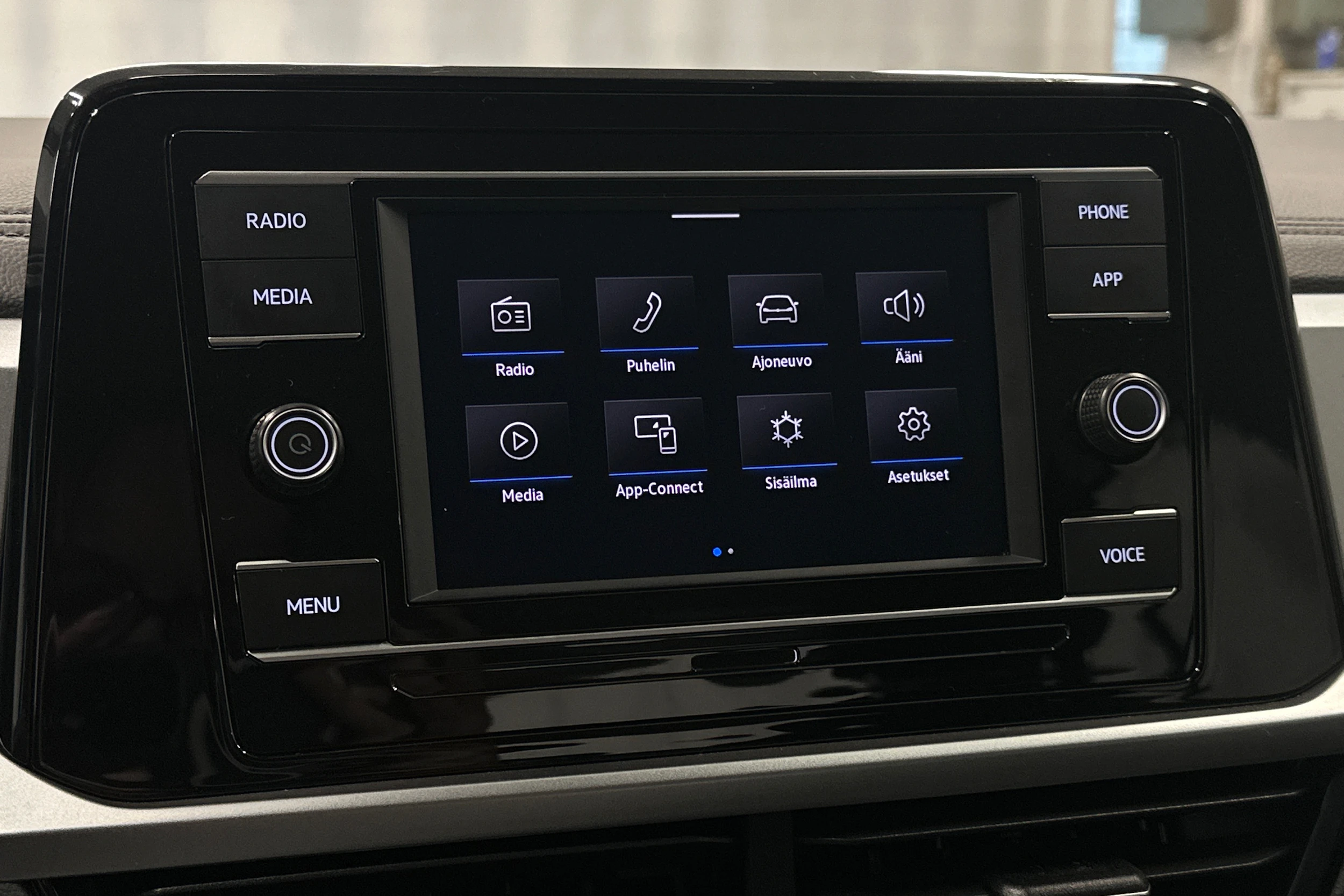 harmaa Volkswagen T-Roc 2024 kuva 16.