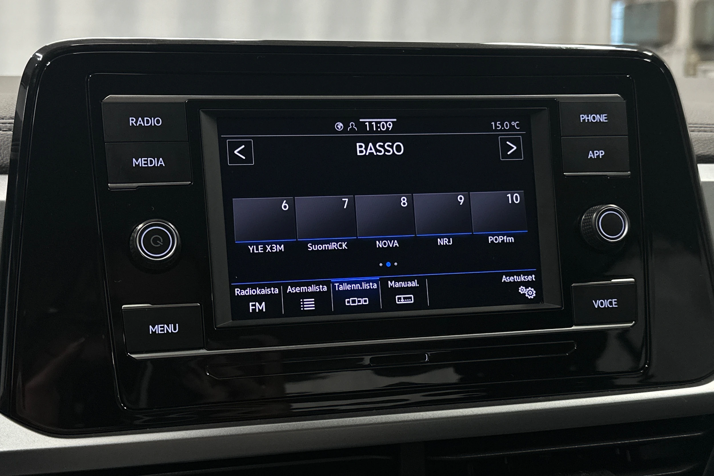 harmaa Volkswagen T-Roc 2024 kuva 17.