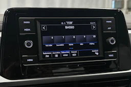 harmaa Volkswagen T-Roc 2024 kuva 17.