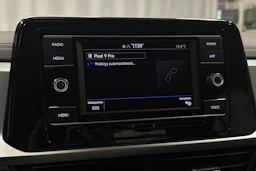 harmaa Volkswagen T-Roc 2024 kuva 18.