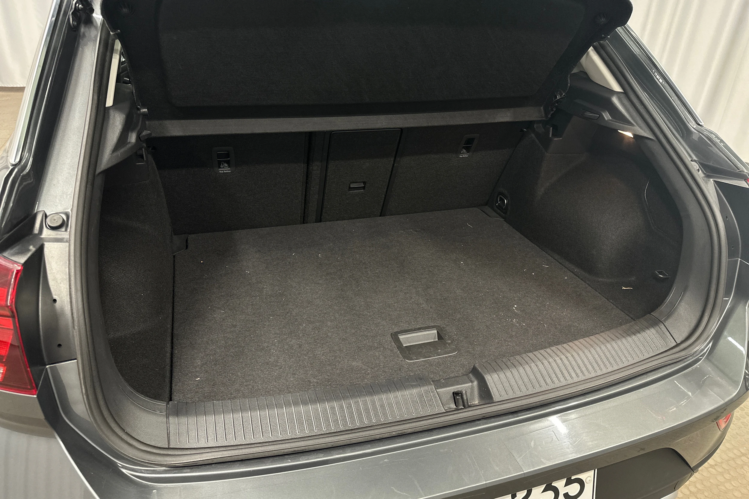 harmaa Volkswagen T-Roc 2024 kuva 27.