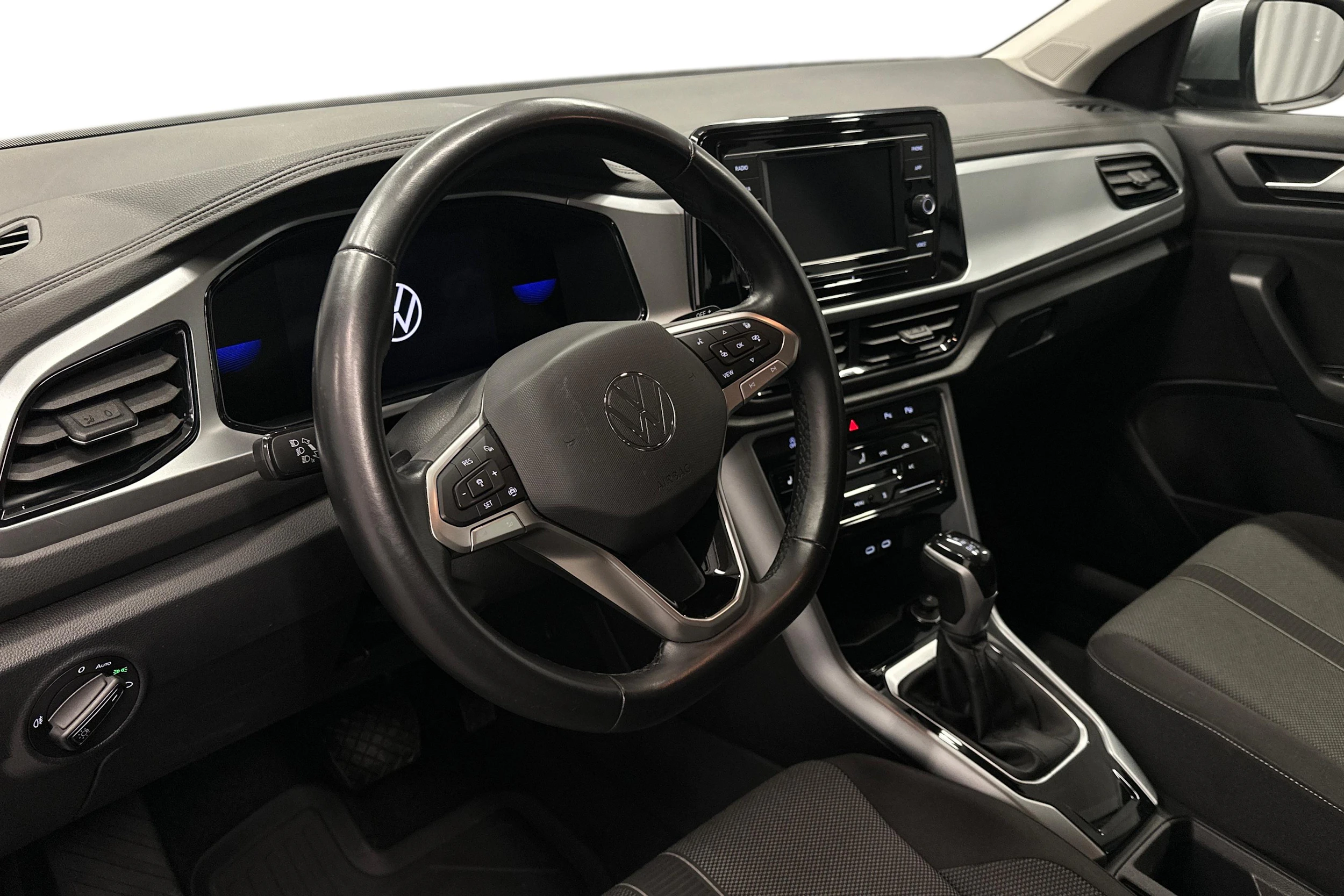 harmaa Volkswagen T-Roc 2024 kuva 6.
