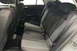 harmaa Volkswagen T-Roc 2024 kuva 8.