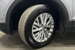 harmaa Volkswagen T-Roc 2024 kuva 10.