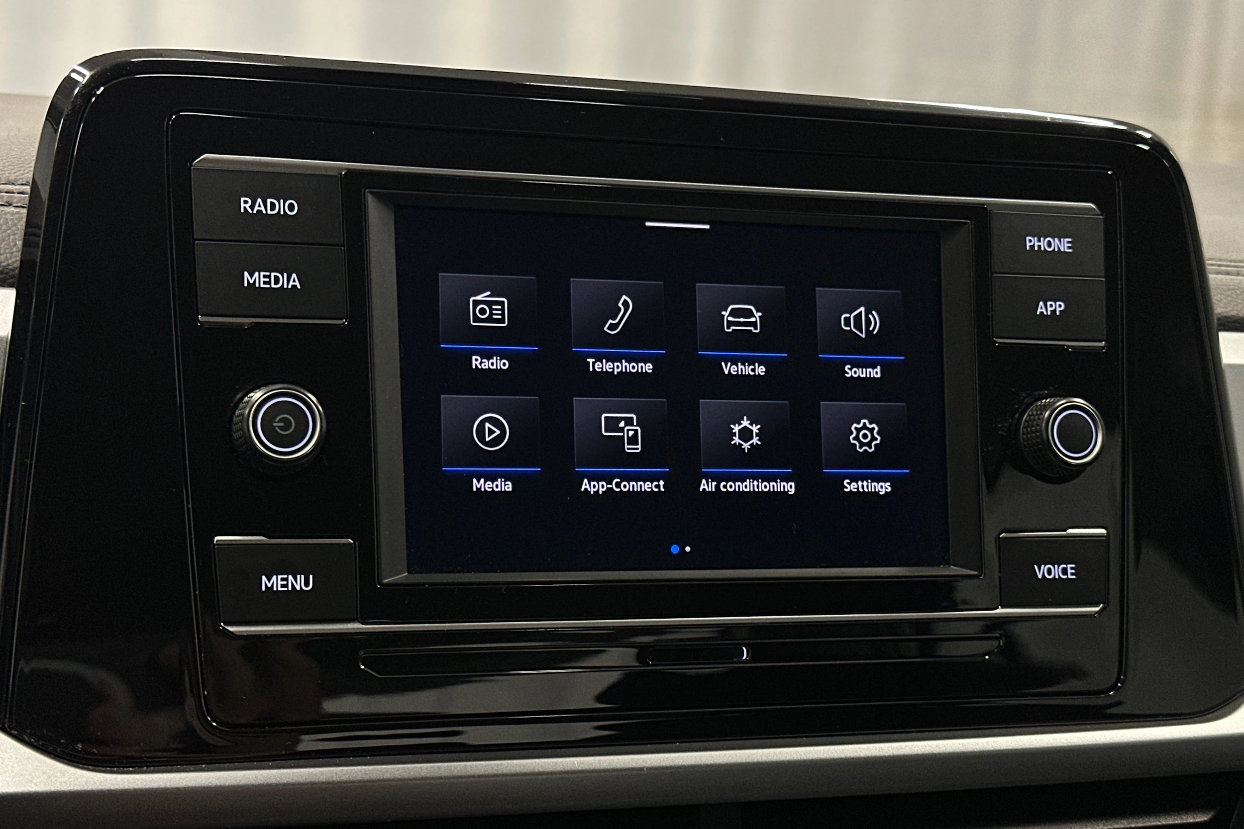 harmaa Volkswagen T-Roc 2024 kuva 16.