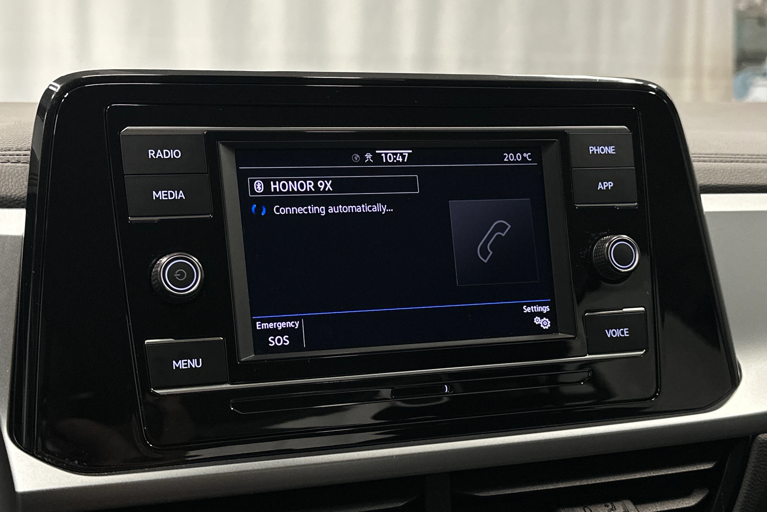 harmaa Volkswagen T-Roc 2024 kuva 18.