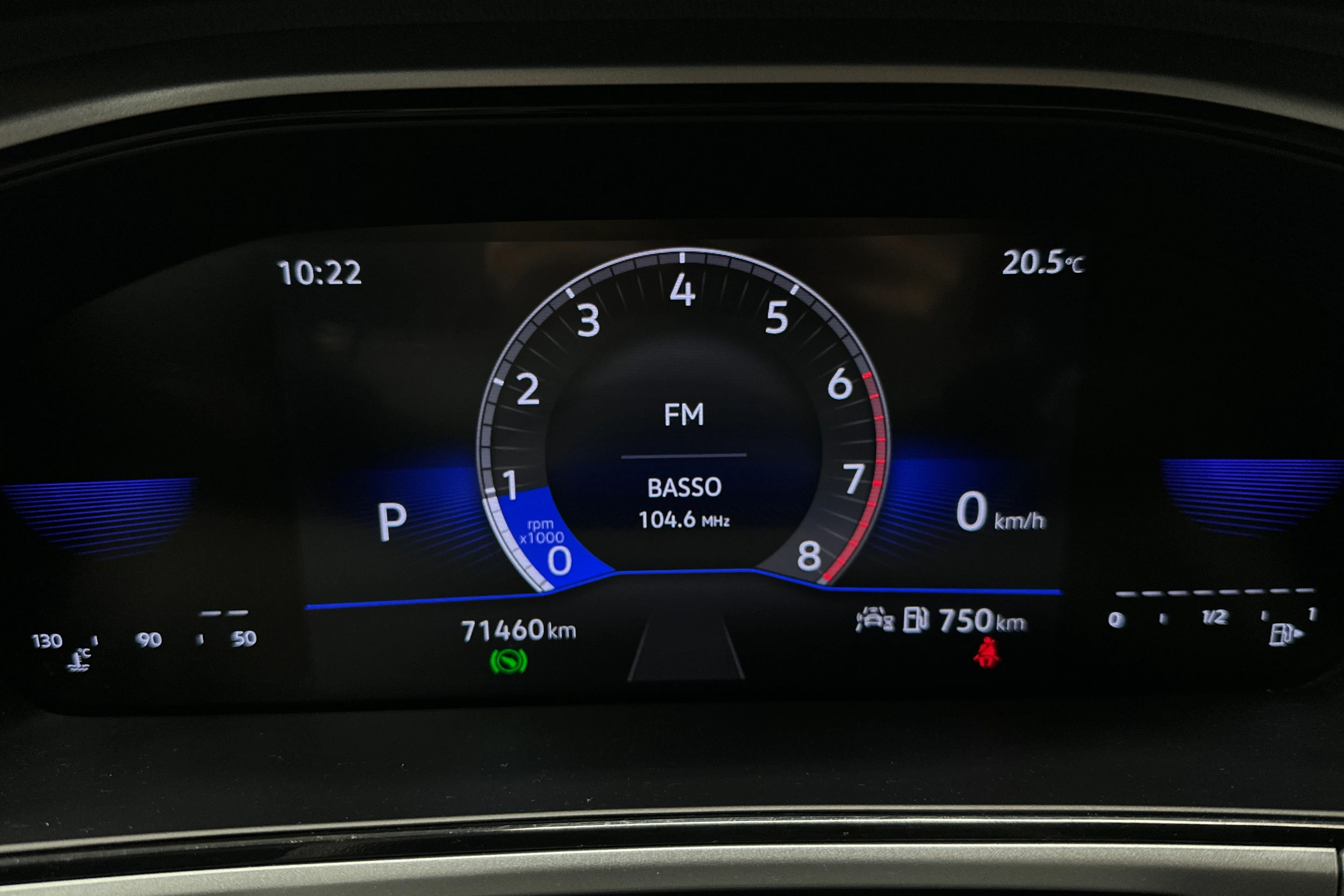 harmaa Volkswagen T-Roc 2024 kuva 13.