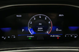harmaa Volkswagen T-Roc 2024 kuva 13.