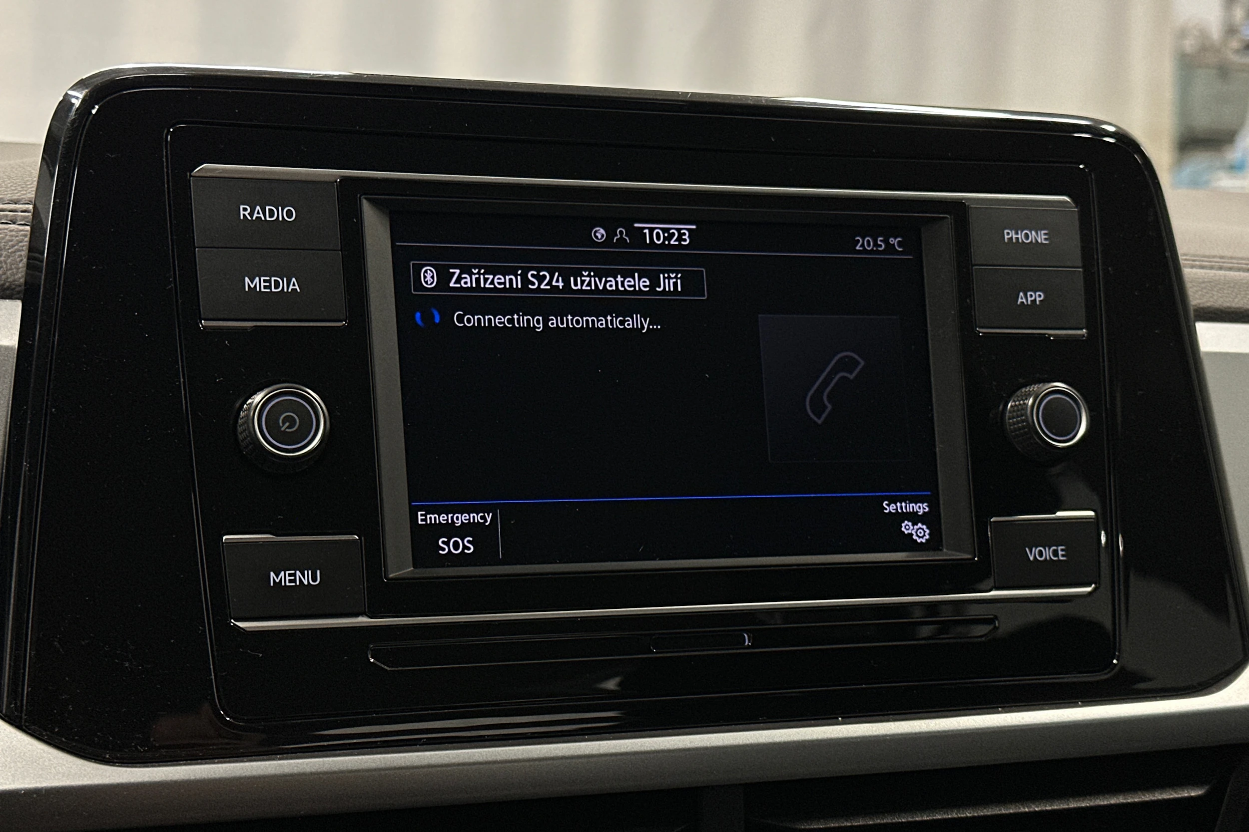 harmaa Volkswagen T-Roc 2024 kuva 18.