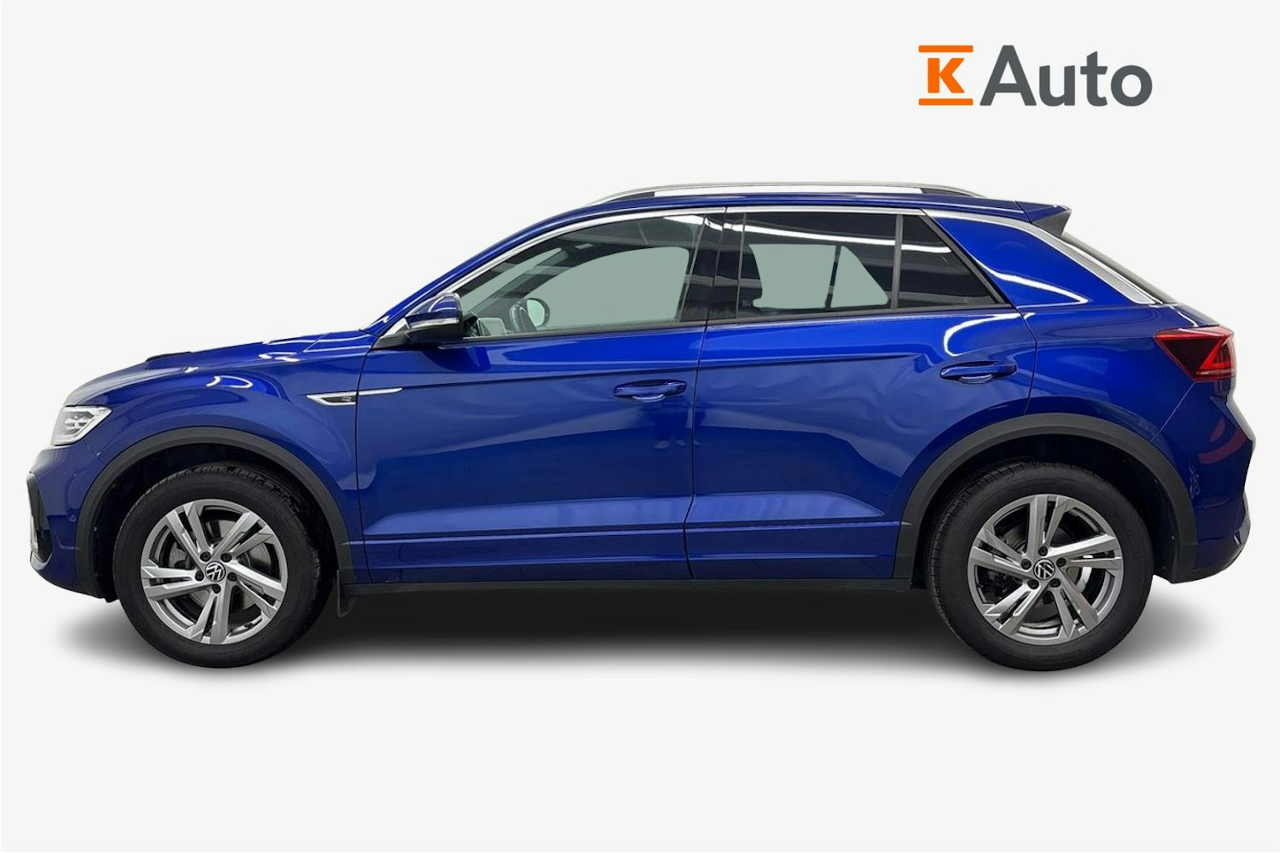 sininen Volkswagen T-Roc 2024 kuva 6.
