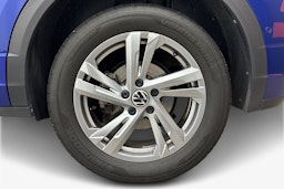 sininen Volkswagen T-Roc 2024 kuva 11.