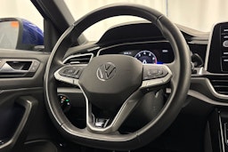 sininen Volkswagen T-Roc 2024 kuva 15.